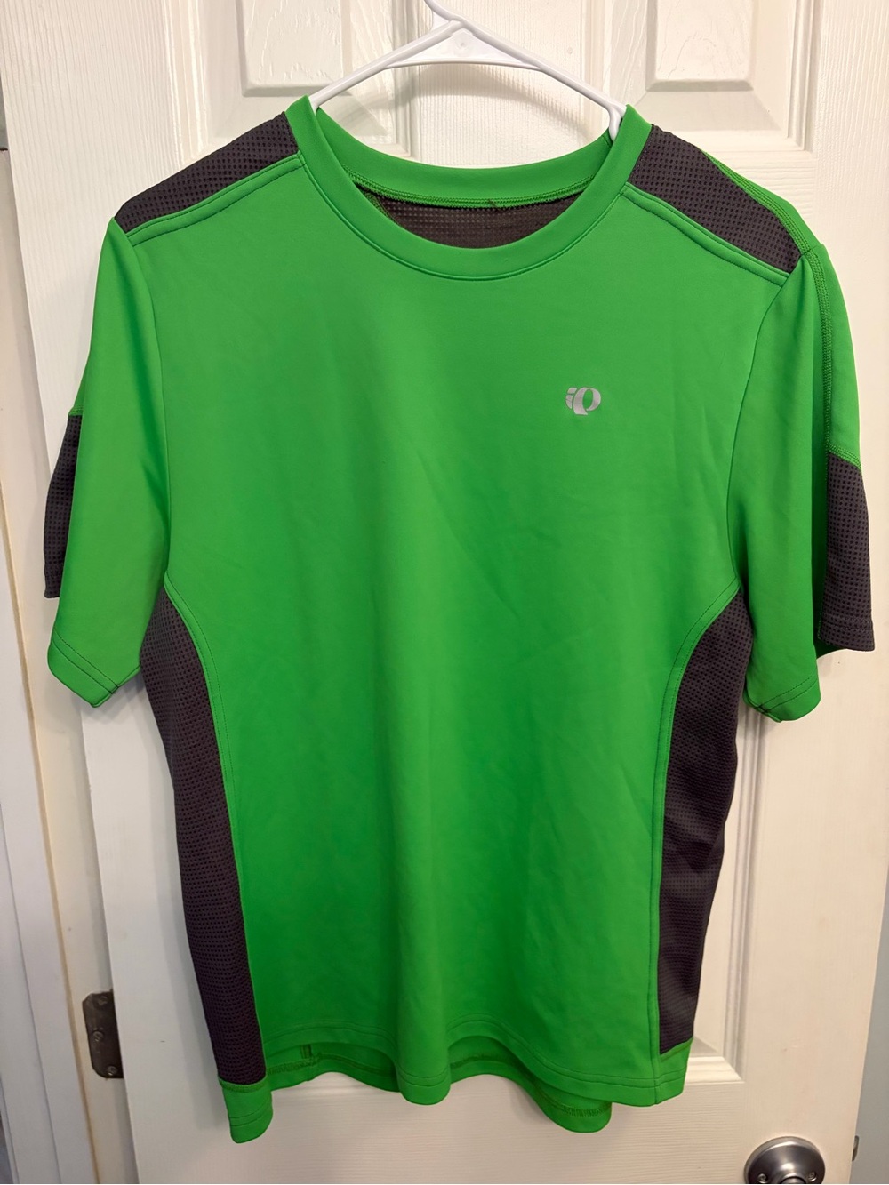 Pearl Izumi Green Short Sleeve Performance Tee with Gray Accents